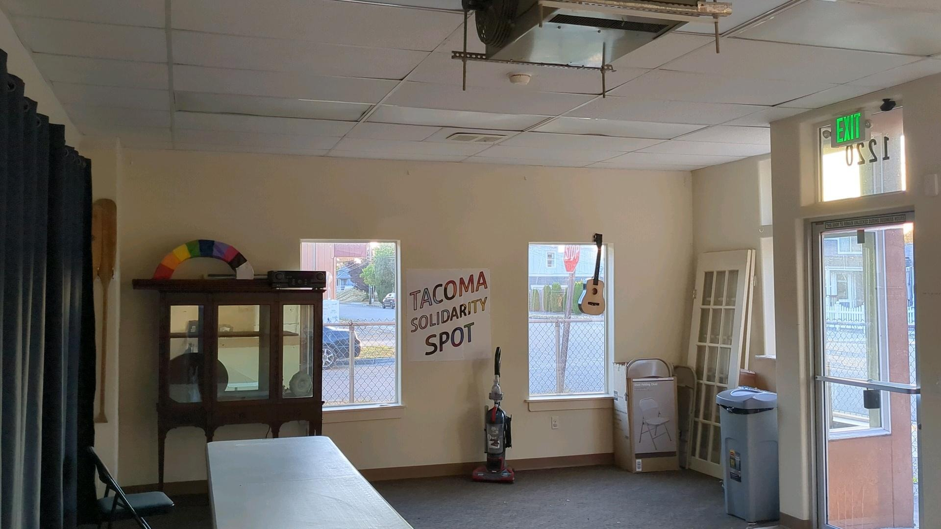 Interior of the Solidarity Spot meeting area, featuring seating for roughly a dozen people